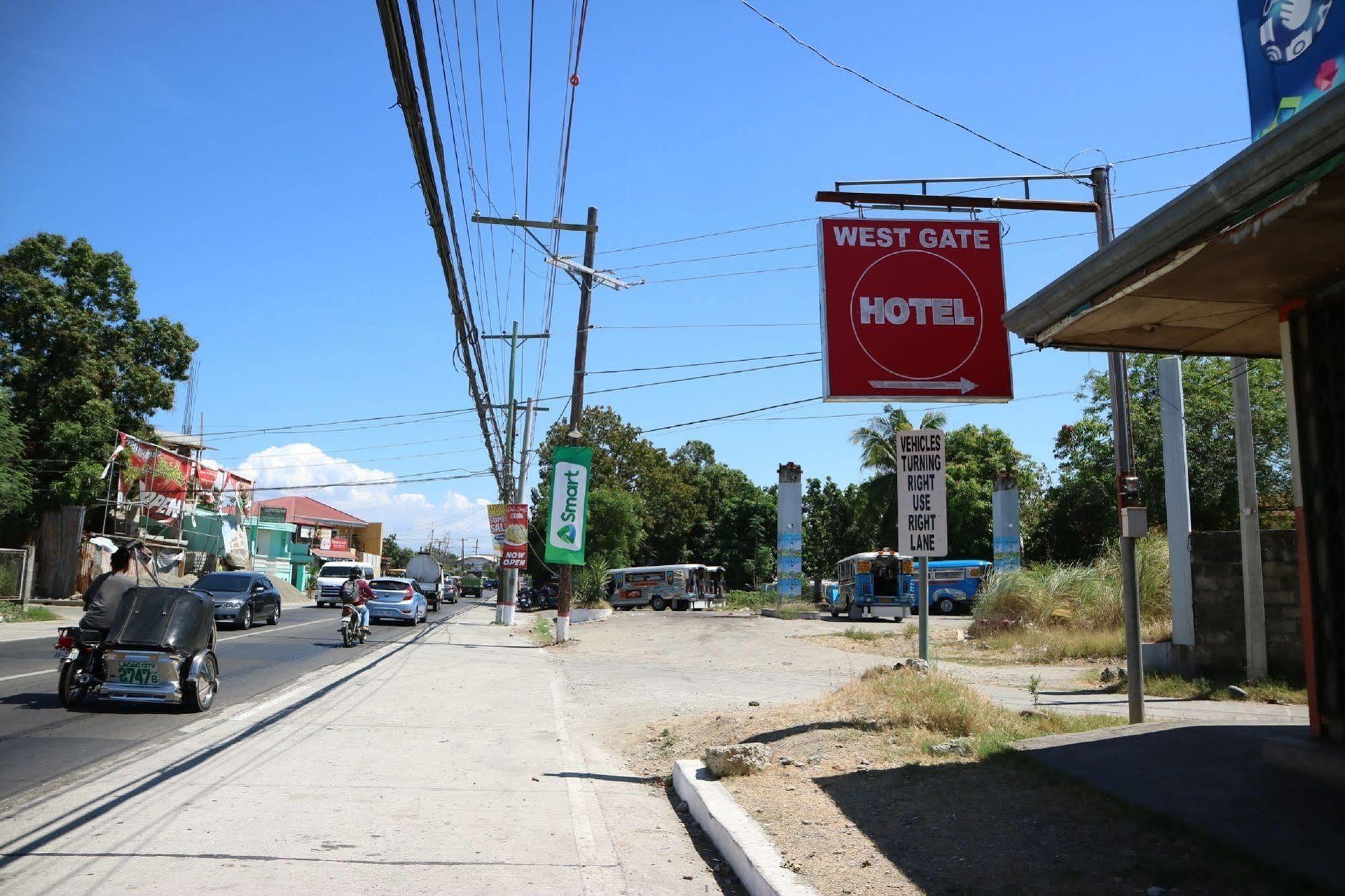 Westgate Hotel Laoag Extérieur photo