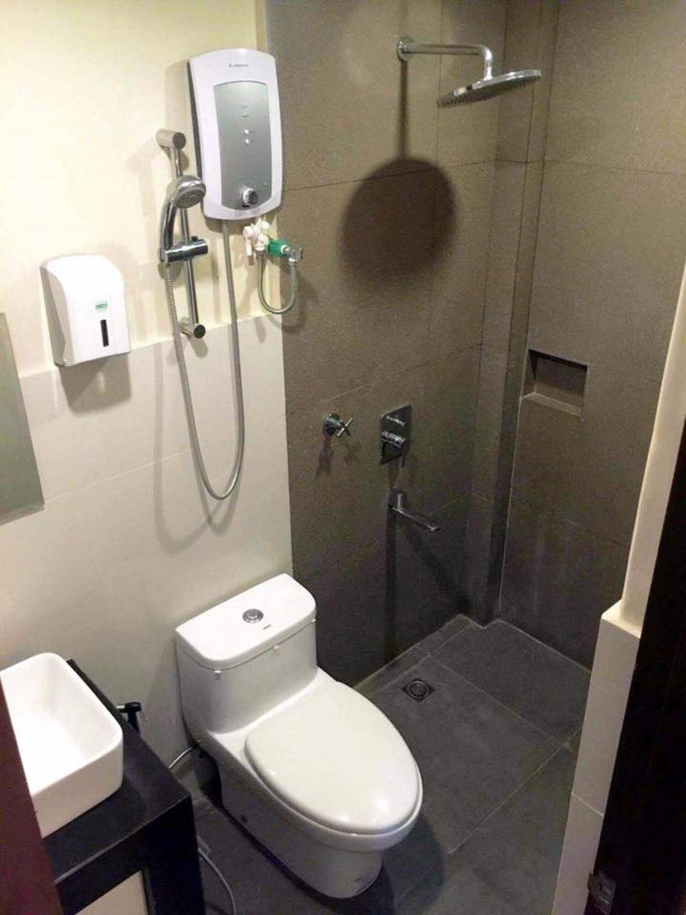 Westgate Hotel Laoag Extérieur photo