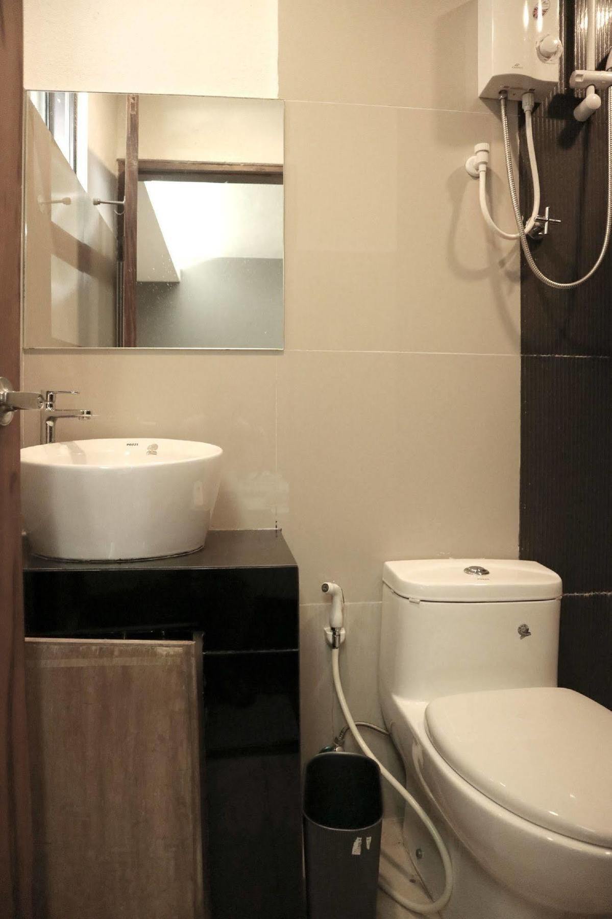 Westgate Hotel Laoag Extérieur photo