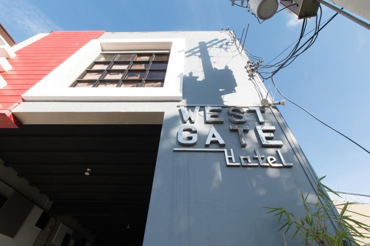 Westgate Hotel Laoag Extérieur photo